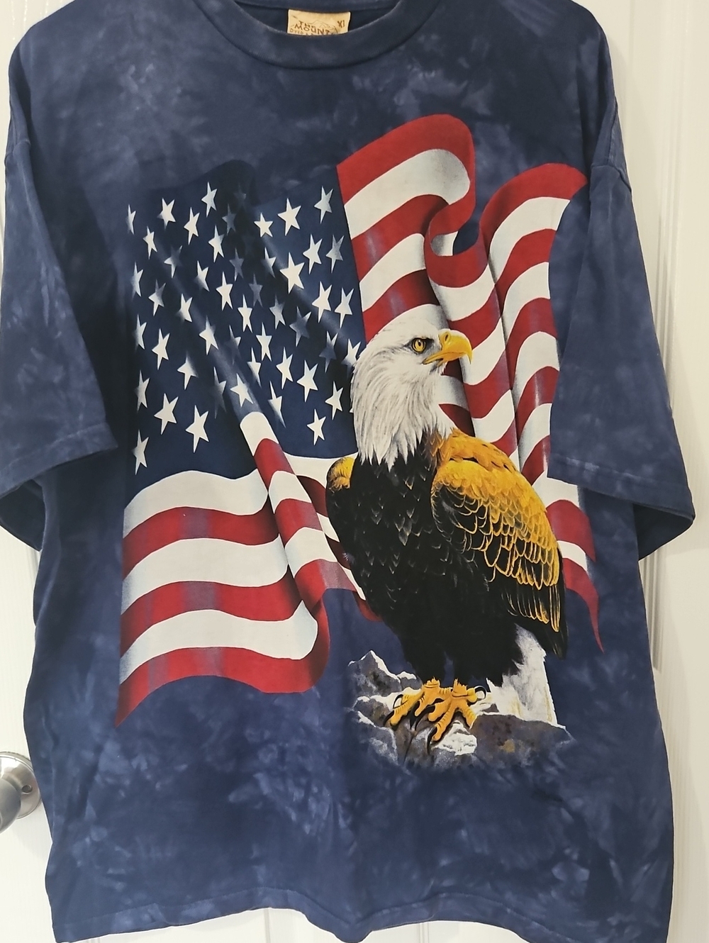 Vintage 2001 The Mountain USA American Flag Bald Eagle T-Shirt XL